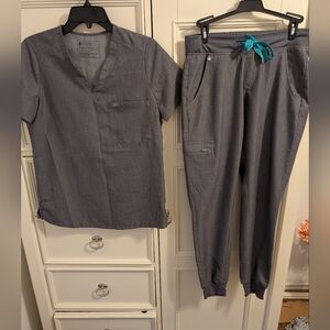 Fig Grey Catarina One Pocket Top‎ And Jogger Scrub Set